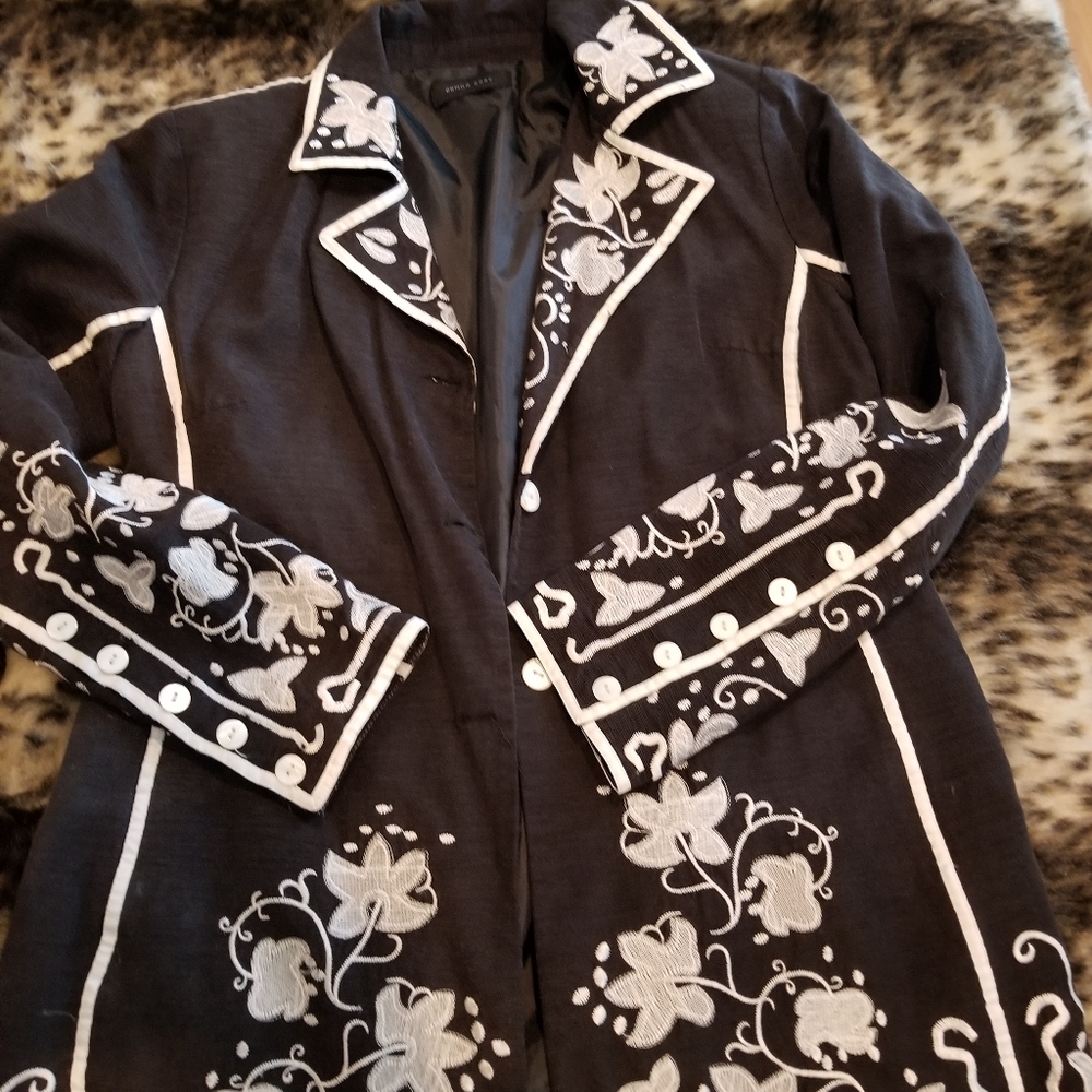 Donna Codv Blazer - Picture 9 of 12